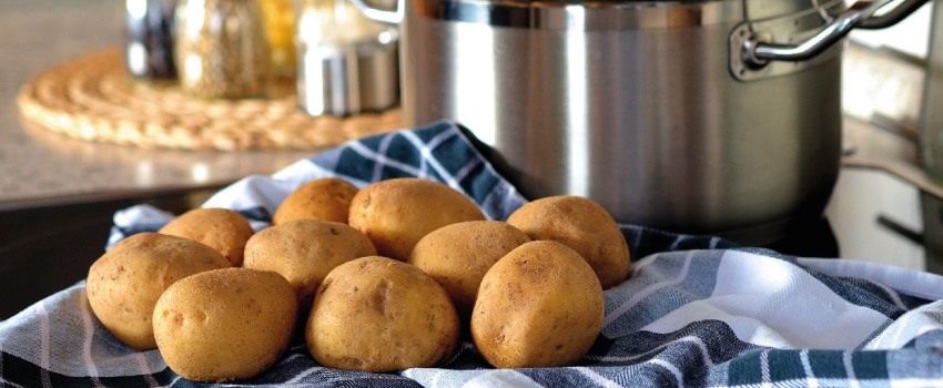 Heute Abend werden Kartoffeln gekocht.
