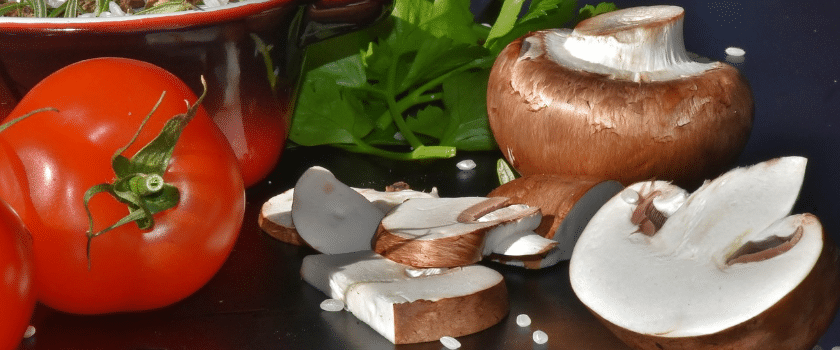 Champignons und Tomaten